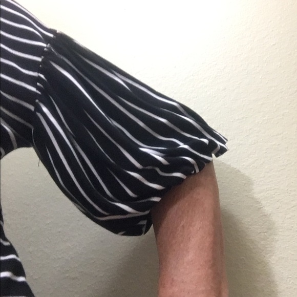 EUC WORTHINGTON B&W Balloon Sleeve, Stripe Top - Picture 3 of 9